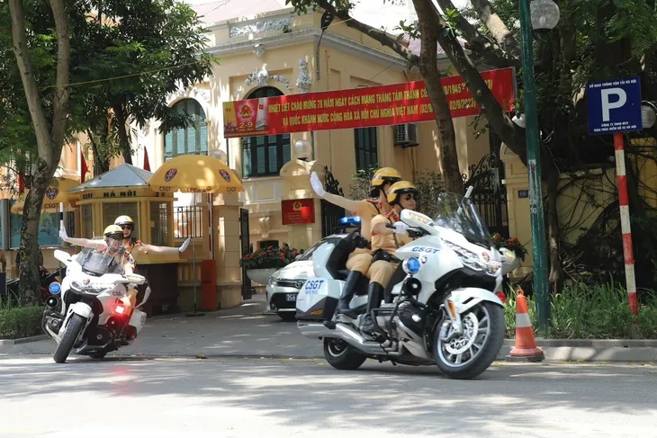 Hà Nội triển khai cao điểm tấn công trấn áp tội phạm - Ảnh 1. Hà Nội triển khai cao điểm tấn công trấn áp tội phạm - Ảnh 1.