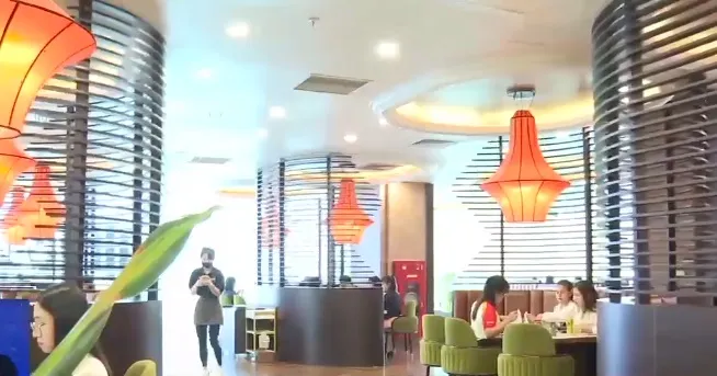 Gần 60% doanh nghiệp bán hàng qua mạng xã hội - Ảnh 3. Gần 60% doanh nghiệp bán hàng qua mạng xã hội - Ảnh 3.
