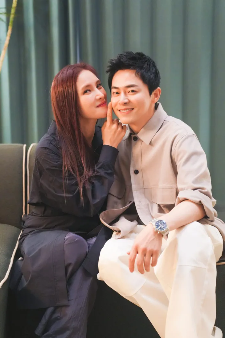 Vợ Jo Jung Suk hỗ trợ chồng ra mắt với vai trò ca sĩ - Ảnh 3. Vợ Jo Jung Suk hỗ trợ chồng ra mắt với vai trò ca sĩ - Ảnh 3.