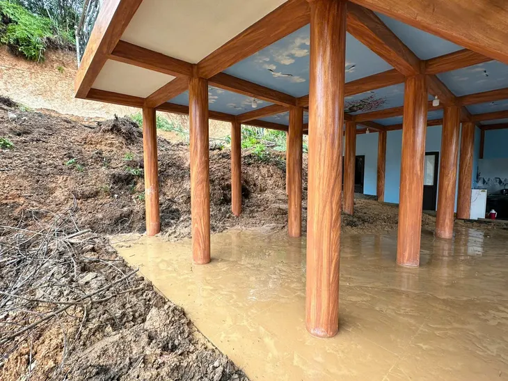 Điện Biên: Di dời khẩn cấp nhà dân do mưa lớn, sạt lở - Ảnh 2.