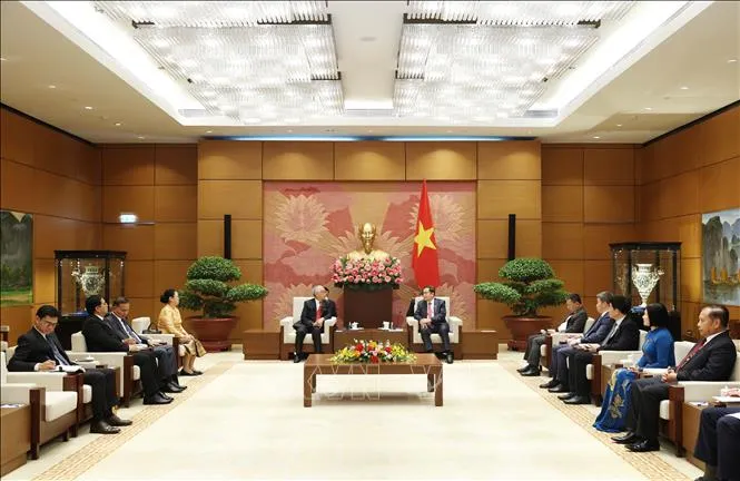 Tăng cường quan hệ vĩ đại, đoàn kết đặc biệt Việt Nam - Lào - Ảnh 2. Tăng cường quan hệ vĩ đại, đoàn kết đặc biệt Việt Nam - Lào - Ảnh 2.