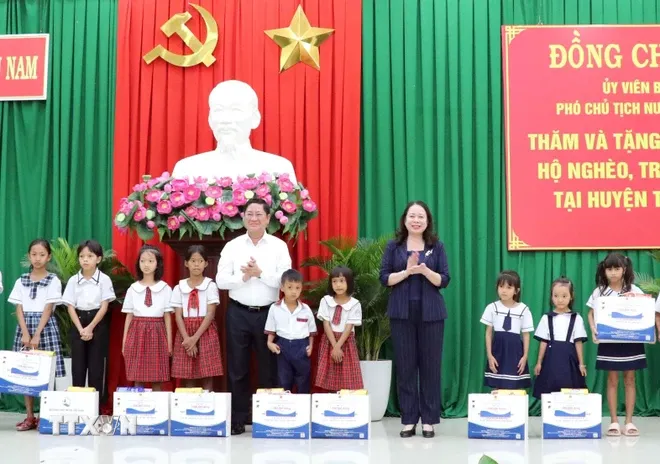 Phó Chủ tịch nước Võ Thị Ánh Xuân thăm và làm việc tại Ninh Thuận - Ảnh 1. Phó Chủ tịch nước Võ Thị Ánh Xuân thăm và làm việc tại Ninh Thuận - Ảnh 1.
