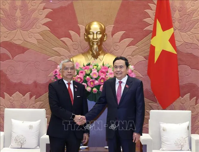 Tăng cường quan hệ vĩ đại, đoàn kết đặc biệt Việt Nam - Lào - Ảnh 1. Tăng cường quan hệ vĩ đại, đoàn kết đặc biệt Việt Nam - Lào - Ảnh 1.