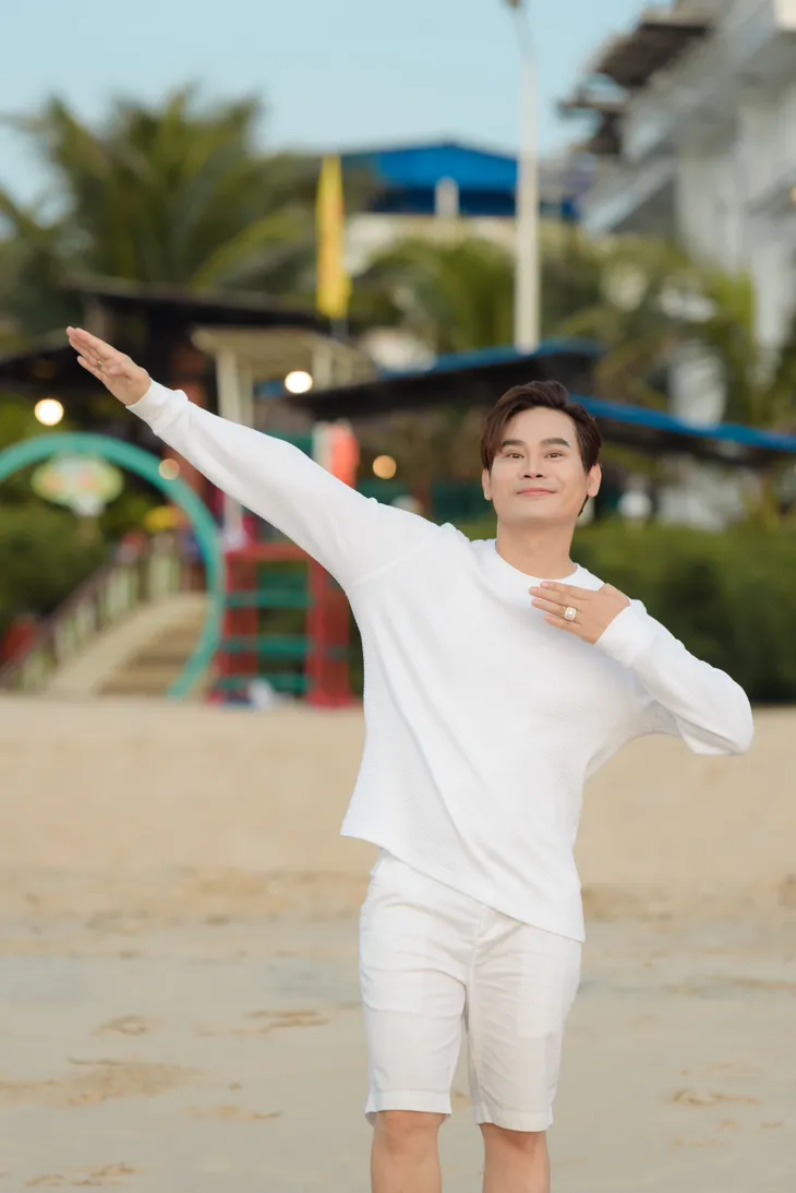 MC Hồng Phúc: Đam mê cùng Check in Việt Nam - Ảnh 3. MC Hồng Phúc: Đam mê cùng Check in Việt Nam - Ảnh 3.