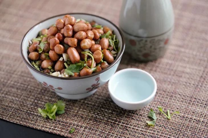 Tại sao hạt lạc hay được dùng làm món khai vị? - Ảnh 1. Tại sao hạt lạc hay được dùng làm món khai vị? - Ảnh 1.