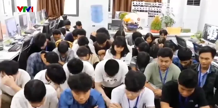 Lào kiên quyết xử lý nghiêm tội phạm lừa đảo qua mạng - Ảnh 1. Lào kiên quyết xử lý nghiêm tội phạm lừa đảo qua mạng - Ảnh 1.