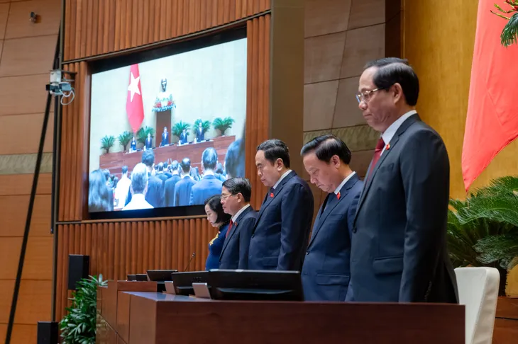 Thông cáo báo chí về kết quả Kỳ họp bất thường lần thứ 8, Quốc hội khóa XV - Ảnh 1. Thông cáo báo chí về kết quả Kỳ họp bất thường lần thứ 8, Quốc hội khóa XV - Ảnh 1.