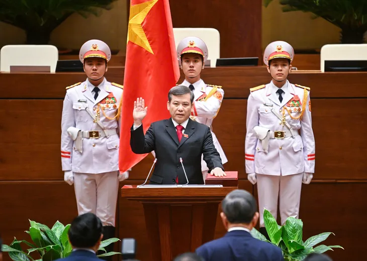 Thông cáo báo chí về kết quả Kỳ họp bất thường lần thứ 8, Quốc hội khóa XV - Ảnh 5. Thông cáo báo chí về kết quả Kỳ họp bất thường lần thứ 8, Quốc hội khóa XV - Ảnh 5.
