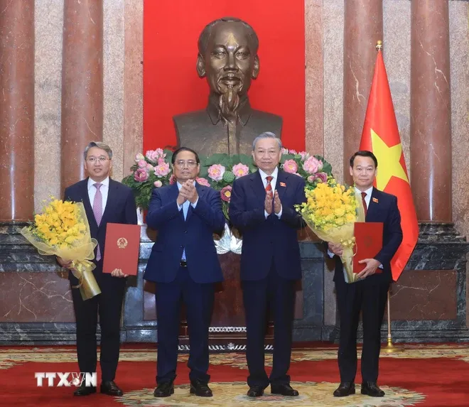 Tổng Bí thư, Chủ tịch nước trao Quyết định bổ nhiệm các Phó Thủ tướng, Bộ trưởng - Ảnh 2. Tổng Bí thư, Chủ tịch nước trao Quyết định bổ nhiệm các Phó Thủ tướng, Bộ trưởng - Ảnh 2.