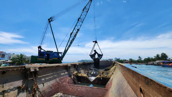 Nạo vét khơi thông luồng cảng Sa Kỳ - Ảnh 2. Nạo vét khơi thông luồng cảng Sa Kỳ - Ảnh 2.
