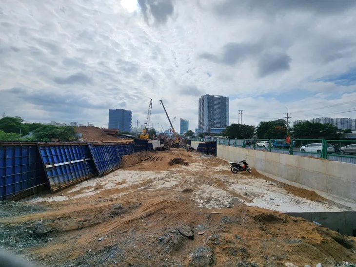 TP Hồ Chi Minh: Yêu cầu khắc phục tình trạng hư hỏng mặt đường Nguyễn Văn Linh - Ảnh 1. TP Hồ Chi Minh: Yêu cầu khắc phục tình trạng hư hỏng mặt đường Nguyễn Văn Linh - Ảnh 1.