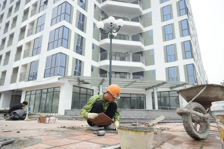 Điều chỉnh lãi suất cho vay nhà ở xã hội, Ngân hàng Chính sách Xã hội nói gì? - Ảnh 1.