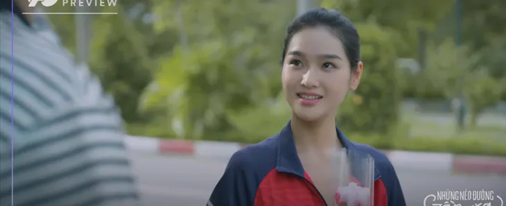 Những nẻo đường gần xa - Tập cuối: Đông chạnh lòng nhìn mọi người có đôi có cặp - Ảnh 2. Những nẻo đường gần xa - Tập cuối: Đông chạnh lòng nhìn mọi người có đôi có cặp - Ảnh 2.
