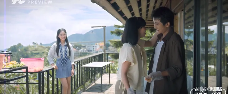 Những nẻo đường gần xa - Tập cuối: Đông chạnh lòng nhìn mọi người có đôi có cặp - Ảnh 3. Những nẻo đường gần xa - Tập cuối: Đông chạnh lòng nhìn mọi người có đôi có cặp - Ảnh 3.