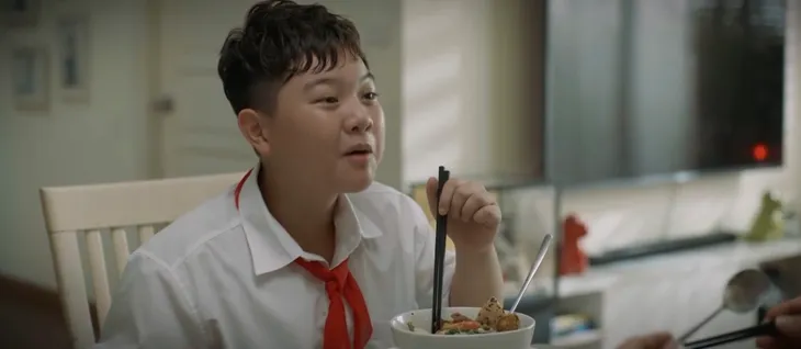 Hoa sữa về trong gió - Tập 1: Trang mệt mỏi với tính khí độc hại của bạn trai - Ảnh 6. Hoa sữa về trong gió - Tập 1: Trang mệt mỏi với tính khí độc hại của bạn trai - Ảnh 6.