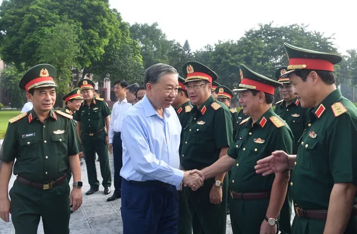 Tổng Bí thư, Chủ tịch nước Tô Lâm làm việc với Ban Thường vụ Quân ủy Trung ương - Ảnh 1.