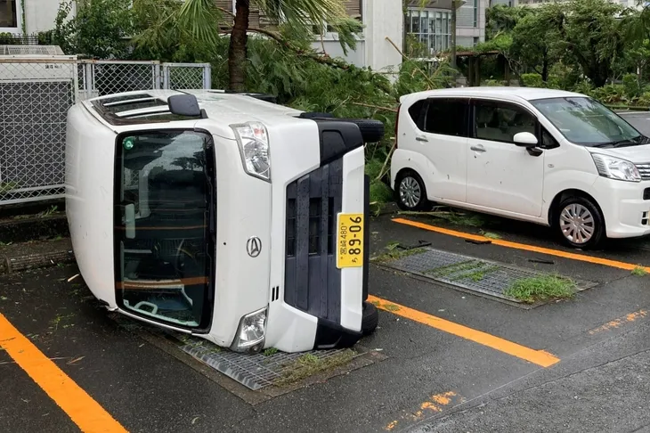 Bão Shanshan gây thiệt hại tại Nhật Bản, khiến 3 người thiệt mạng, hơn 70 người ị thương - Ảnh 1. Bão Shanshan gây thiệt hại tại Nhật Bản, khiến 3 người thiệt mạng, hơn 70 người ị thương - Ảnh 1.