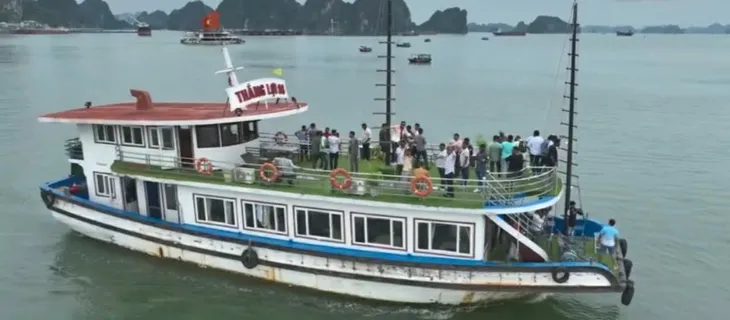 Đoàn 4.500 khách Ấn Độ tham quan Vịnh Hạ Long - Ảnh 14. Đoàn 4.500 khách Ấn Độ tham quan Vịnh Hạ Long - Ảnh 14.