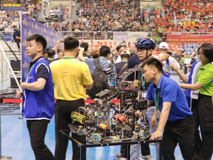 ABU Robocon 2024 diễn ra thành công và để lại ấn tượng đẹp - Ảnh 10. ABU Robocon 2024 diễn ra thành công và để lại ấn tượng đẹp - Ảnh 10.