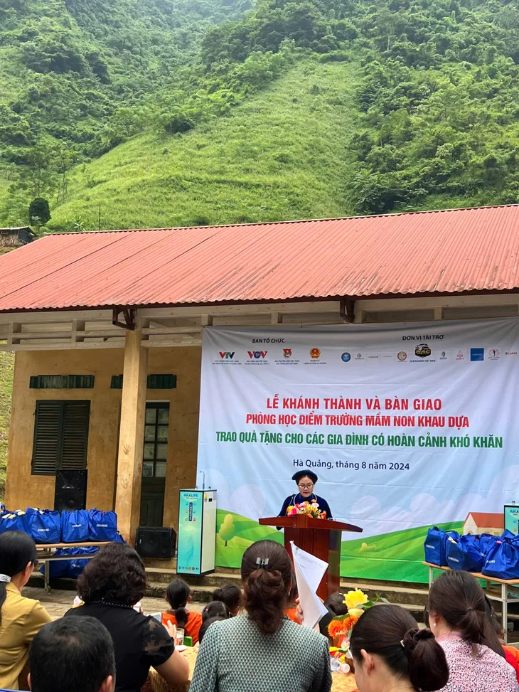 Món quà ý nghĩa cho học sinh thôn Khau Dựa trước thềm năm học mới - Ảnh 5. Món quà ý nghĩa cho học sinh thôn Khau Dựa trước thềm năm học mới - Ảnh 5.