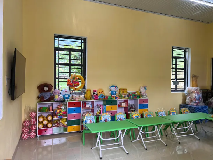 Món quà ý nghĩa cho học sinh thôn Khau Dựa trước thềm năm học mới - Ảnh 4. Món quà ý nghĩa cho học sinh thôn Khau Dựa trước thềm năm học mới - Ảnh 4.