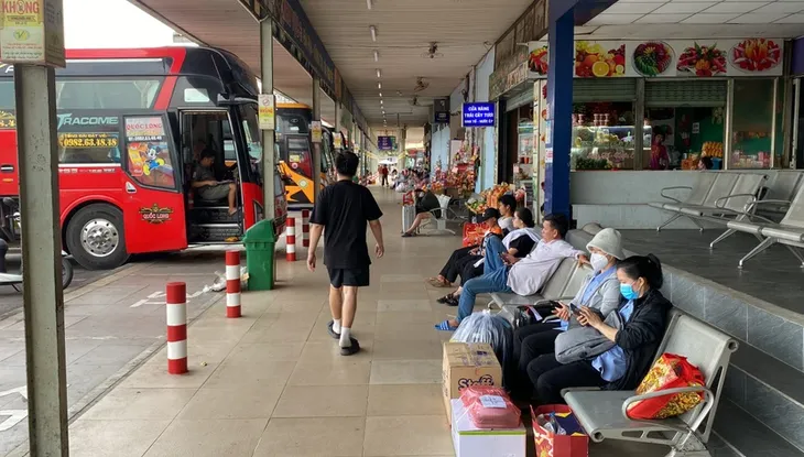 Tàu xe tăng chuyến phục vụ khách dịp nghỉ lễ 2/9 - Ảnh 1. Tàu xe tăng chuyến phục vụ khách dịp nghỉ lễ 2/9 - Ảnh 1.