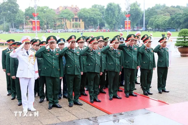 Lãnh đạo Đảng, Nhà nước vào Lăng viếng Chủ tịch Hồ Chí Minh nhân dịp Quốc khánh - Ảnh 5. Lãnh đạo Đảng, Nhà nước vào Lăng viếng Chủ tịch Hồ Chí Minh nhân dịp Quốc khánh - Ảnh 5.