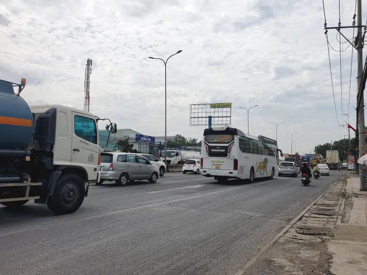 Đồng Nai: Quốc lộ 51 thông thoáng sáng ngày đầu dịp nghỉ lễ Quốc khánh - Ảnh 4. Đồng Nai: Quốc lộ 51 thông thoáng sáng ngày đầu dịp nghỉ lễ Quốc khánh - Ảnh 4.