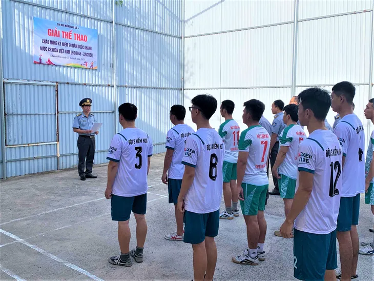 Nhiều hoạt động thể thao tại Chi đội Kiểm ngư số 4 nhân dịp Quốc khánh - Ảnh 2. Nhiều hoạt động thể thao tại Chi đội Kiểm ngư số 4 nhân dịp Quốc khánh - Ảnh 2.