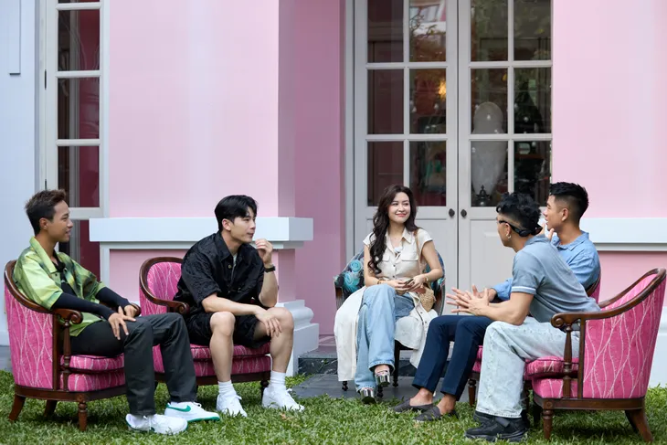 Quý cô thừa kế nóng bỏng gây rối loạn Đảo thiên đường - Ảnh 1. Quý cô thừa kế nóng bỏng gây rối loạn Đảo thiên đường - Ảnh 1.