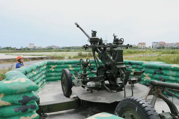 Huyền thoại 10 cô gái dân quân Lam Hạ anh hùng - Ảnh 4. Huyền thoại 10 cô gái dân quân Lam Hạ anh hùng - Ảnh 4.