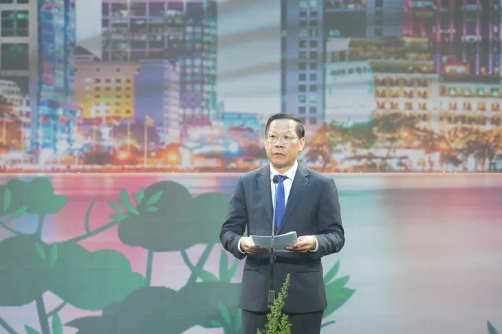 Chương trình nghệ thuật Đêm Việt Nam mở màn Hội chợ Du lịch Quốc tế TP Hồ Chí Minh 2024 - Ảnh 1. Chương trình nghệ thuật Đêm Việt Nam mở màn Hội chợ Du lịch Quốc tế TP Hồ Chí Minh 2024 - Ảnh 1.
