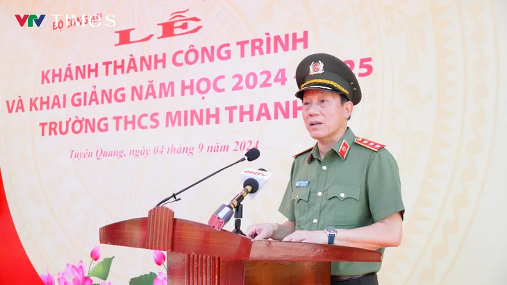 Bộ trưởng Bộ Công an dự Lễ khai giảng năm học mới tại Tuyên Quang - Ảnh 4. Bộ trưởng Bộ Công an dự Lễ khai giảng năm học mới tại Tuyên Quang - Ảnh 4.