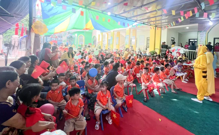 Học sinh trên đảo Cát Bà háo hức khai giảng năm học mới - Ảnh 11. Học sinh trên đảo Cát Bà háo hức khai giảng năm học mới - Ảnh 11.