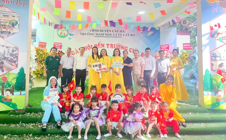 Học sinh trên đảo Cát Bà háo hức khai giảng năm học mới - Ảnh 6. Học sinh trên đảo Cát Bà háo hức khai giảng năm học mới - Ảnh 6.