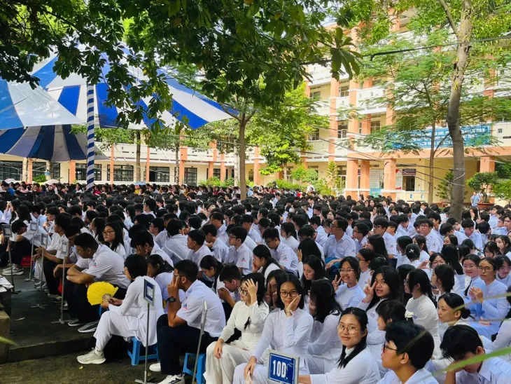 Thầy trò cả nước hân hoan khai giảng năm học mới 2024-2025 - Ảnh 4. Thầy trò cả nước hân hoan khai giảng năm học mới 2024-2025 - Ảnh 4.