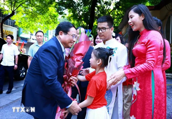 Thủ tướng Phạm Minh Chính dự Lễ khai giảng tại Trường PTCS Nguyễn Đình Chiểu - Ảnh 4. Thủ tướng Phạm Minh Chính dự Lễ khai giảng tại Trường PTCS Nguyễn Đình Chiểu - Ảnh 4.