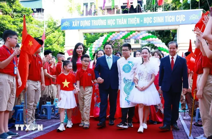 Thủ tướng Phạm Minh Chính dự Lễ khai giảng tại Trường PTCS Nguyễn Đình Chiểu - Ảnh 2. Thủ tướng Phạm Minh Chính dự Lễ khai giảng tại Trường PTCS Nguyễn Đình Chiểu - Ảnh 2.