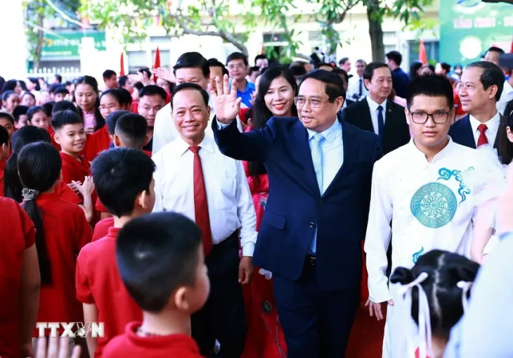 Thủ tướng Phạm Minh Chính dự Lễ khai giảng tại Trường PTCS Nguyễn Đình Chiểu - Ảnh 1. Thủ tướng Phạm Minh Chính dự Lễ khai giảng tại Trường PTCS Nguyễn Đình Chiểu - Ảnh 1.