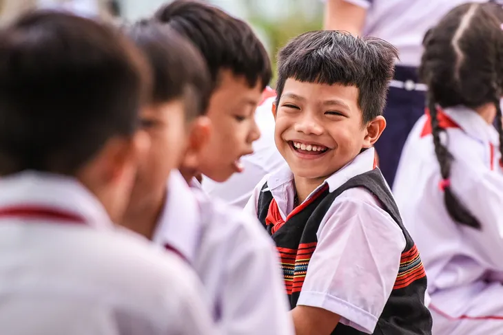 Niềm vui tựu trường trẻ em đồng bào Cơ Tu - Ảnh 7. Niềm vui tựu trường trẻ em đồng bào Cơ Tu - Ảnh 7.