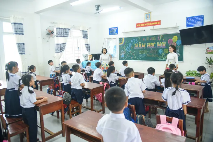 Niềm vui tựu trường trẻ em đồng bào Cơ Tu - Ảnh 17. Niềm vui tựu trường trẻ em đồng bào Cơ Tu - Ảnh 17.