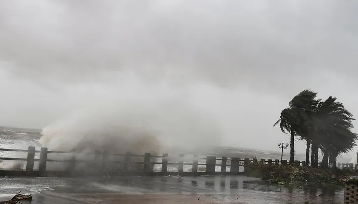 Miền Nam Trung Quốc đóng cửa trường học, hủy chuyến bay do siêu bão Yagi - Ảnh 3. Miền Nam Trung Quốc đóng cửa trường học, hủy chuyến bay do siêu bão Yagi - Ảnh 3.