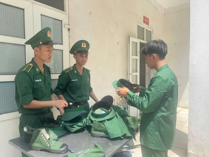 Ước mơ thành sự thật của con nuôi đồn biên phòng Quảng Bình - Ảnh 9. Ước mơ thành sự thật của con nuôi đồn biên phòng Quảng Bình - Ảnh 9.