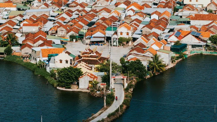 Hà Liên - Ngôi làng 370 năm tuổi giữa lòng đầm Nha Phu - Ảnh 4. Hà Liên - Ngôi làng 370 năm tuổi giữa lòng đầm Nha Phu - Ảnh 4.