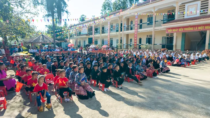 Chắp cánh ước mơ cho học trò vùng cao với 3 thư viện mới nhân dịp khai giảng - Ảnh 5. Chắp cánh ước mơ cho học trò vùng cao với 3 thư viện mới nhân dịp khai giảng - Ảnh 5.