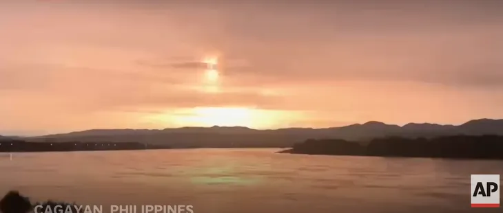 Phát hiện tiểu hành tinh nổ thành quả cầu lửa ngoài khơi Philippines - Ảnh 2. Phát hiện tiểu hành tinh nổ thành quả cầu lửa ngoài khơi Philippines - Ảnh 2.