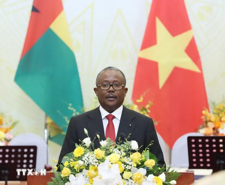 Tổng Bí thư, Chủ tịch nước Tô Lâm chủ trì chiêu đãi trọng thể Tổng thống Guinea-Bissau - Ảnh 2. Tổng Bí thư, Chủ tịch nước Tô Lâm chủ trì chiêu đãi trọng thể Tổng thống Guinea-Bissau - Ảnh 2.