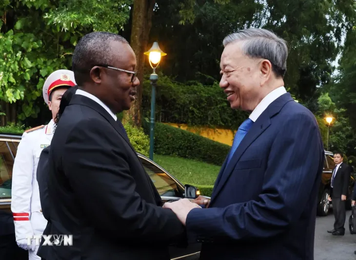 Tổng Bí thư, Chủ tịch nước Tô Lâm chủ trì lễ đón chính thức Tổng thống Guinea-Bissau - Ảnh 1. Tổng Bí thư, Chủ tịch nước Tô Lâm chủ trì lễ đón chính thức Tổng thống Guinea-Bissau - Ảnh 1.