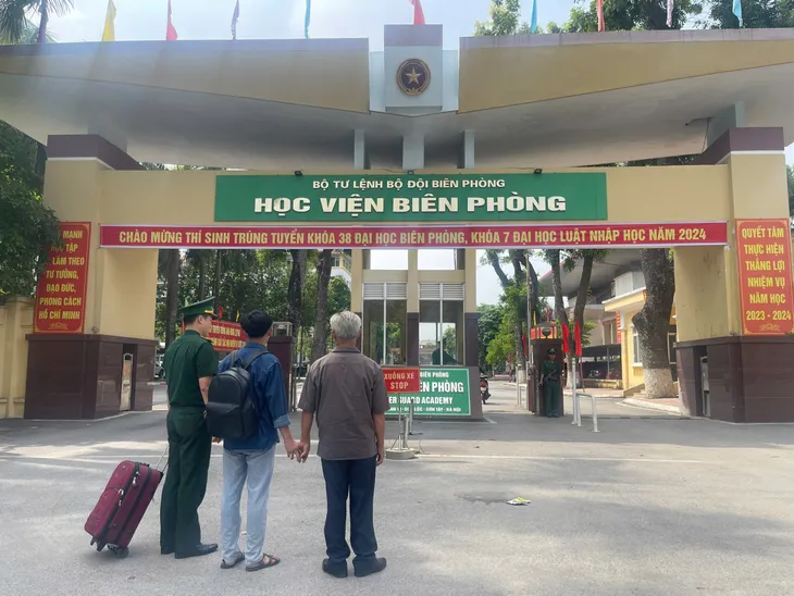 Ước mơ thành sự thật của con nuôi đồn biên phòng Quảng Bình - Ảnh 7. Ước mơ thành sự thật của con nuôi đồn biên phòng Quảng Bình - Ảnh 7.