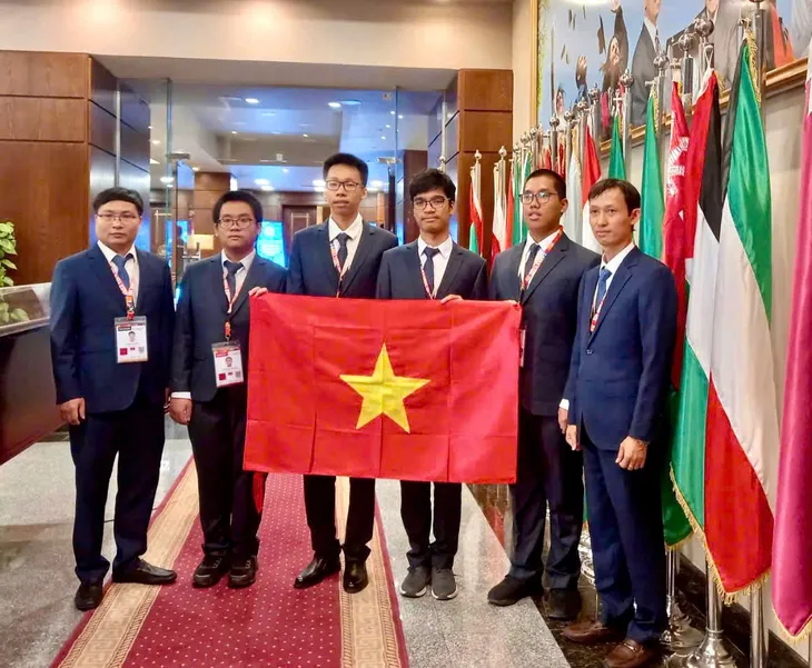 Việt Nam lọt top 4 tại kỳ thi Olympic Tin học quốc tế 2024 - Ảnh 1. Việt Nam lọt top 4 tại kỳ thi Olympic Tin học quốc tế 2024 - Ảnh 1.